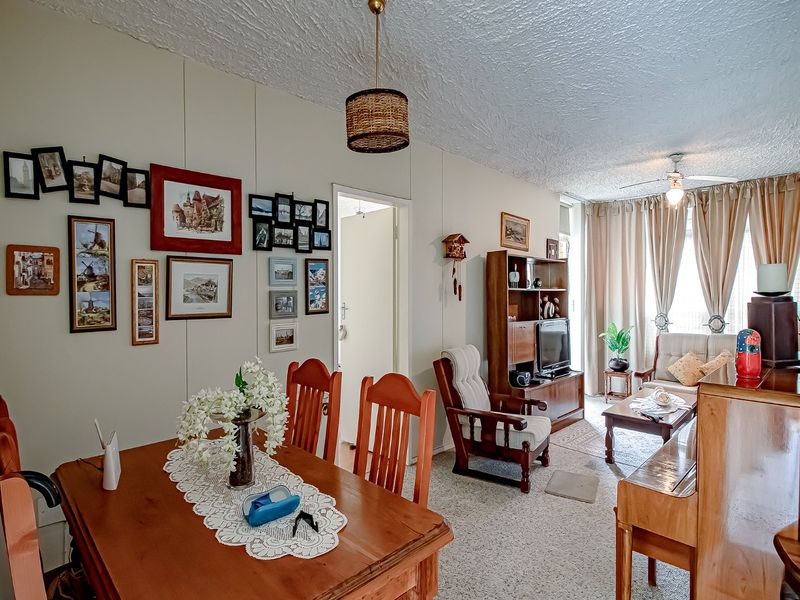 Comfortable Low-Maintenance Flat in Quiet Sinoville - Photo 5