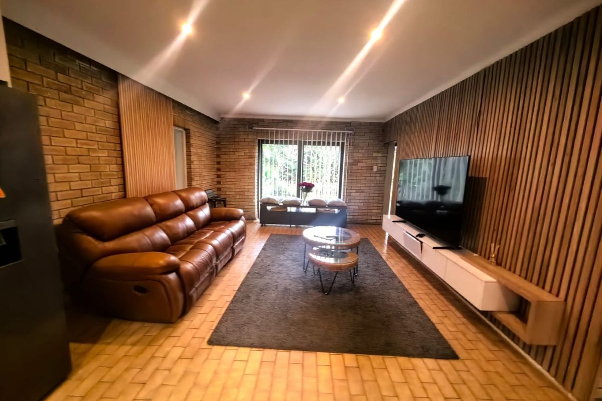 4 Bedroom, 3 Bathrooms Townhouse For Sale In Amanzimtoti, Durban - Photo 3