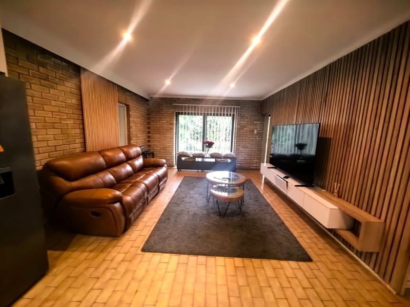 4 Bedroom, 3 Bathrooms Townhouse For Sale In Amanzimtoti, Durban - Photo 3