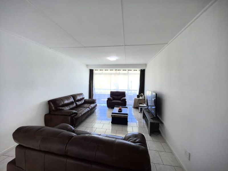 3 Bedrooms, 2 Bathrooms Apartment To Let In Amanzimtoti, Durban - Photo 4