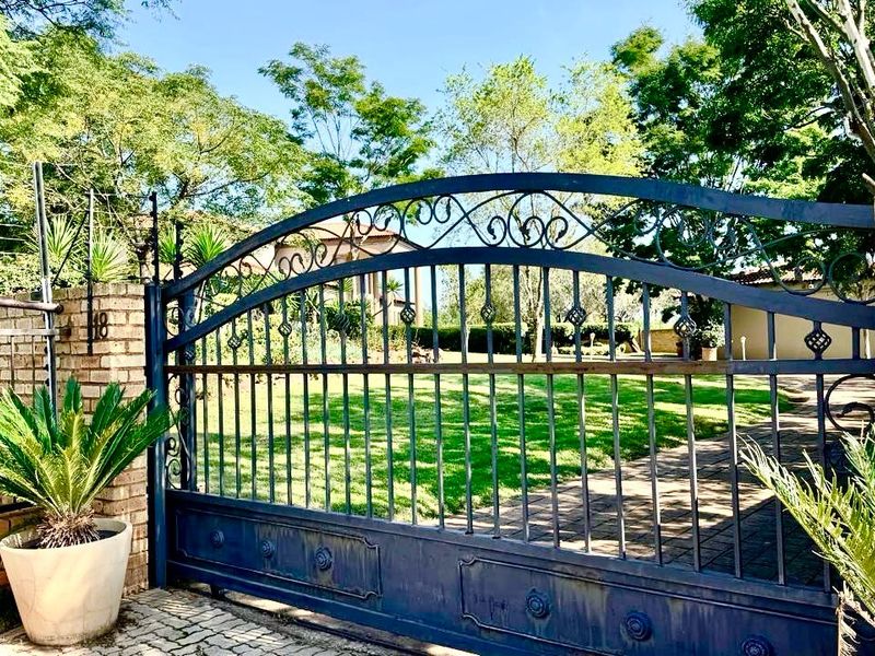 A Private Sanctuary of Space, Elegance & Self-Sufficiency in an Exclusive Estate - Photo 3