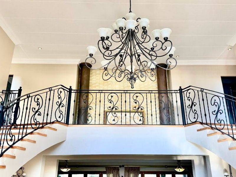 A Private Sanctuary of Space, Elegance & Self-Sufficiency in an Exclusive Estate - Photo 7