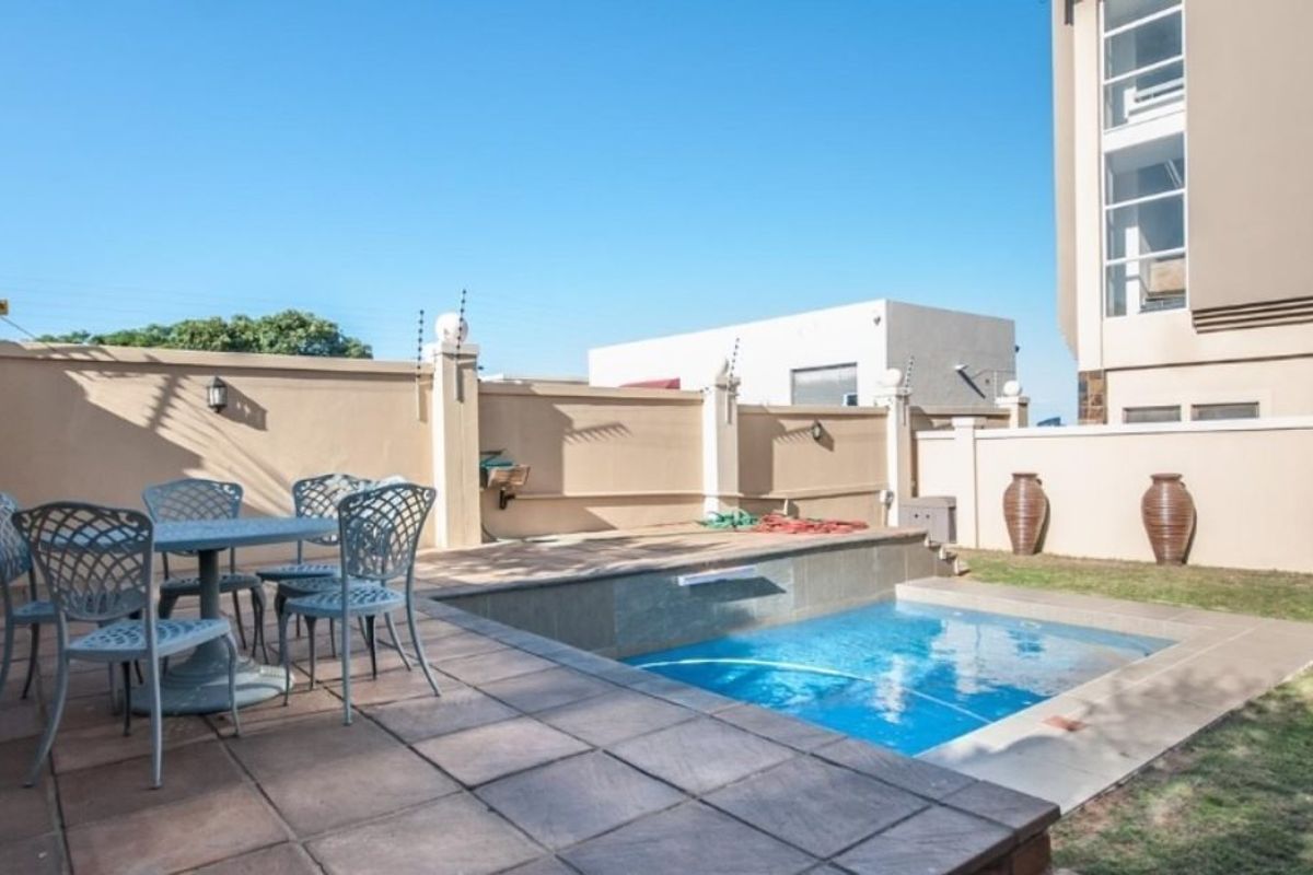 To let in Umhlanga, 3  Bedroom apartment with stunning sea views.  - Photo 2