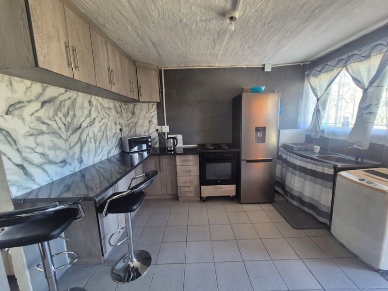1 Bedroom apartment for sale in Merebank R395,000 - Photo 2