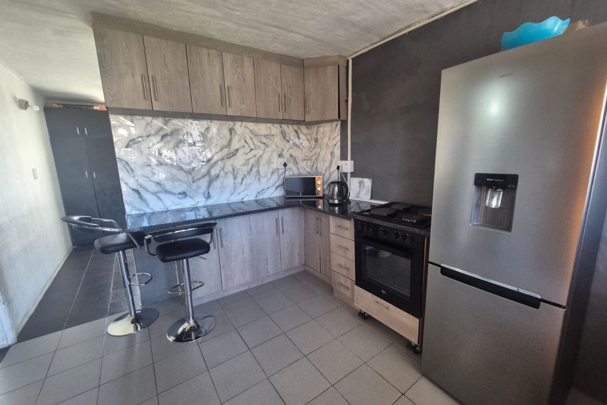 1 Bedroom apartment for sale in Merebank R395,000 - Photo 3
