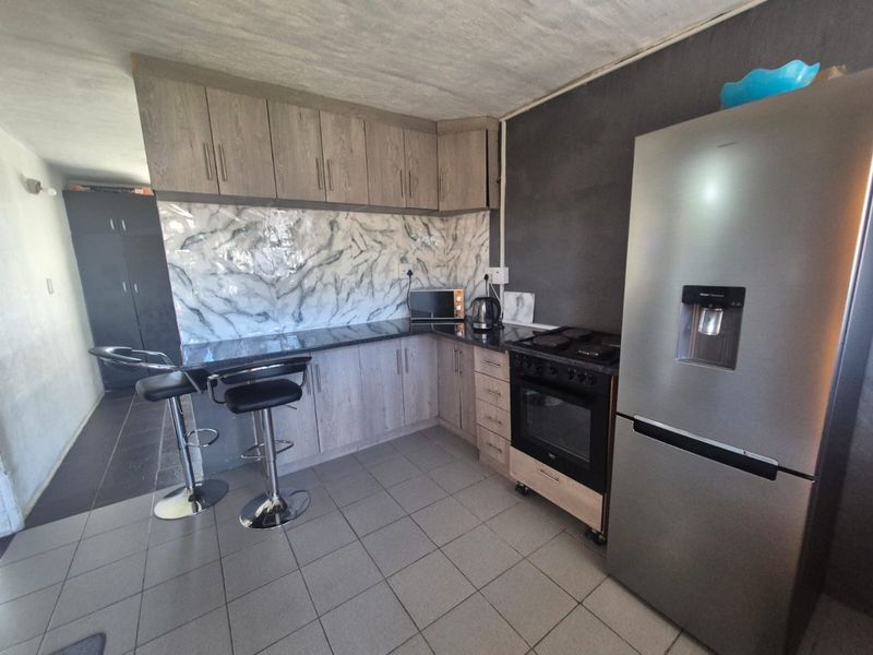 1 Bedroom apartment for sale in Merebank R395,000 - Photo 3