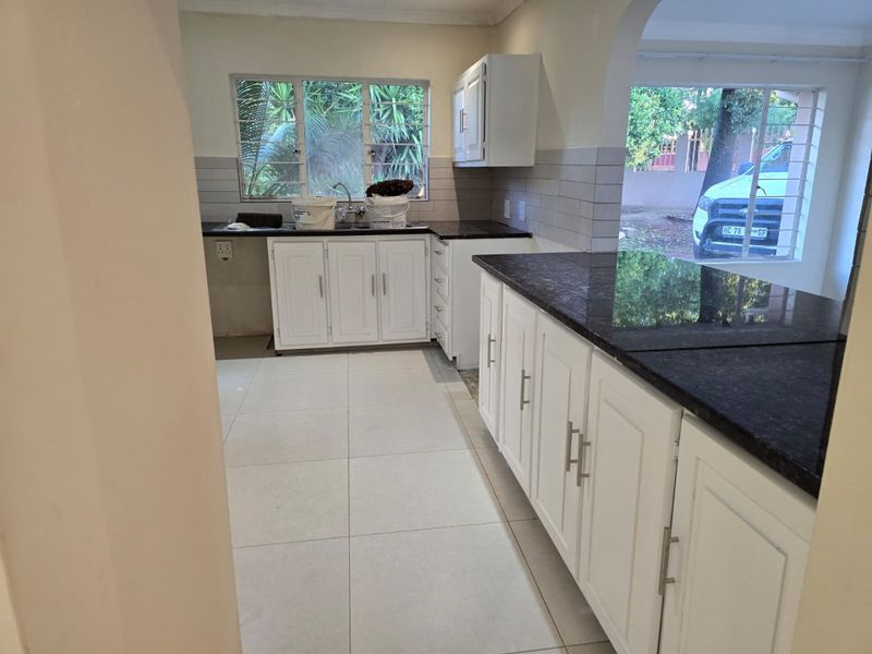 Pristine 3 bed home in Doornpoort - Photo 2