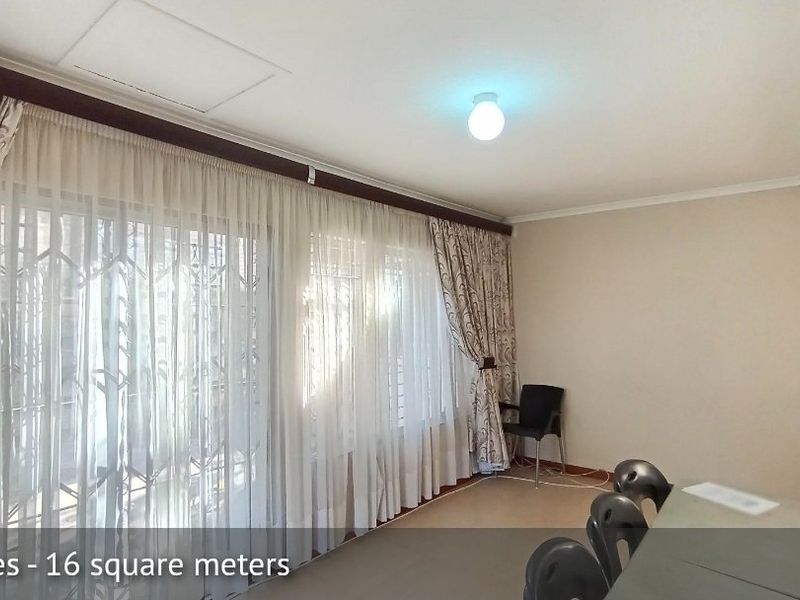 3 BEDROOM SPACIOUS PROPERTY NEW GERMANY THE WOLDS - Photo 2