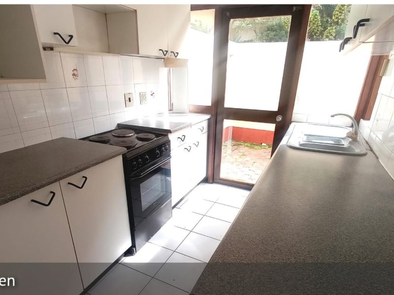 3 BEDROOM SPACIOUS FLAT FOR SALE BIRCHES PARADISE VALLEY - Photo 5