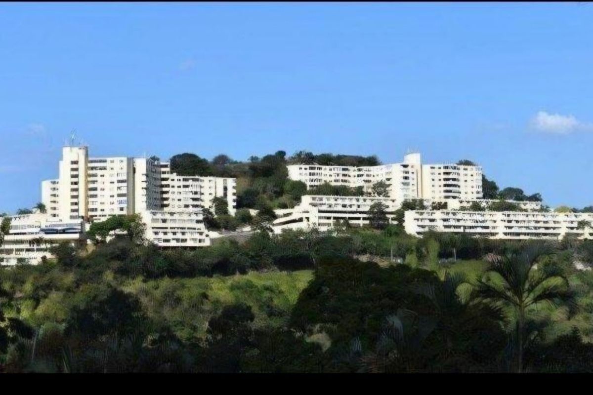 3 BEDROOM SPACIOUS FLAT FOR SALE BIRCHES PARADISE VALLEY - Photo 2