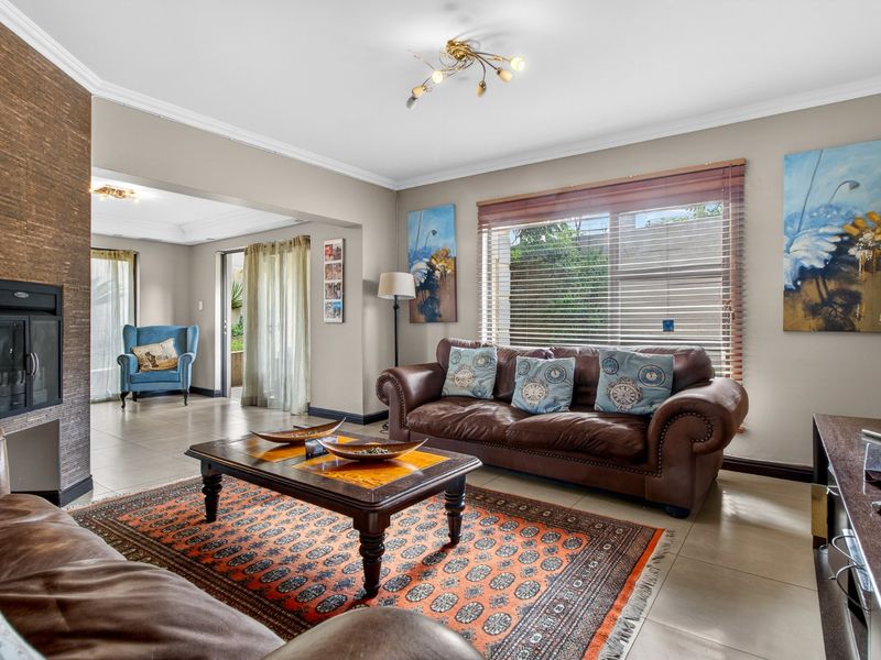 North Riding Gem with Private Pool, Bacony's and Solar Power on Corner Stand - Photo 4