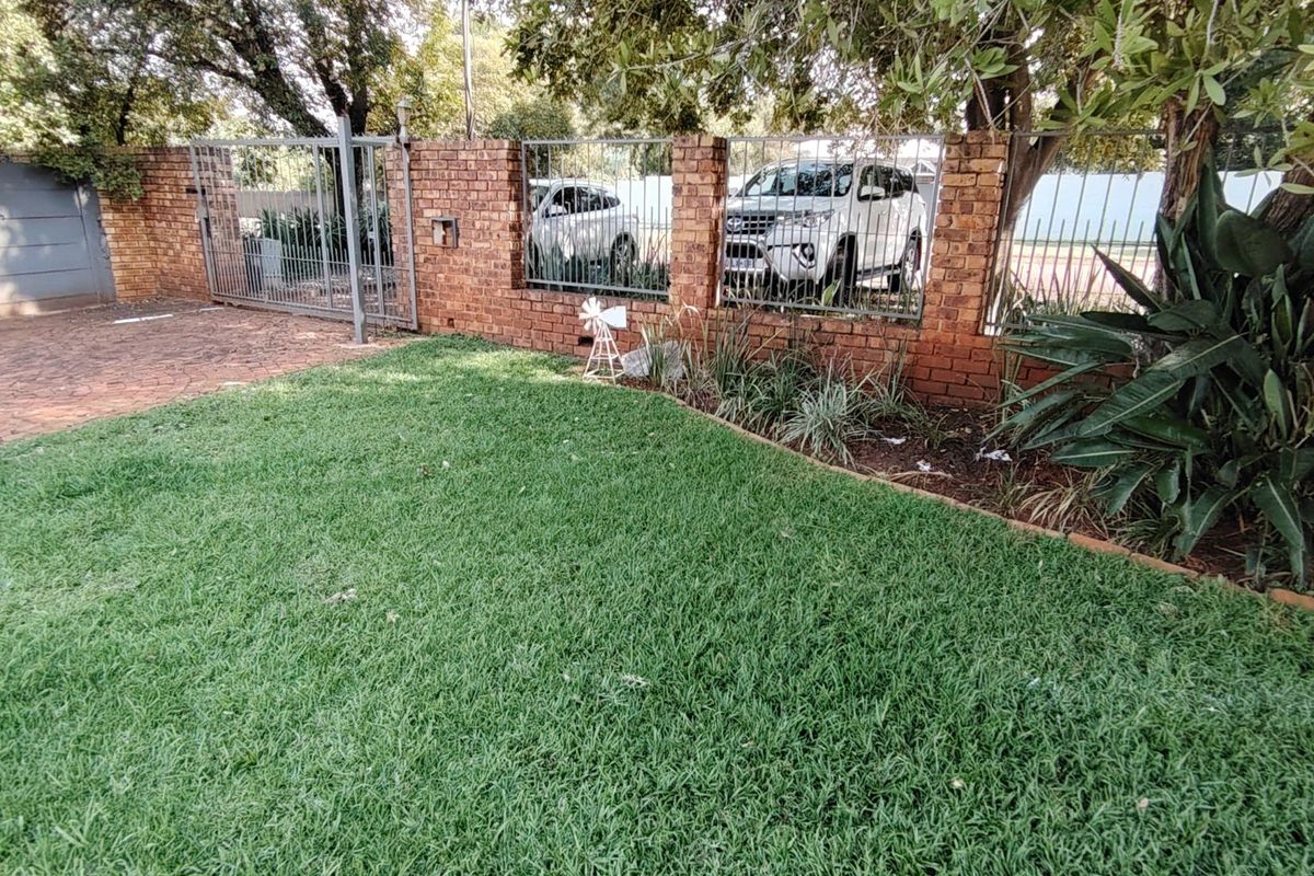 Income - Generating 3 Bedroom Family Home + 3 Flatlets - Lyttelton Manor, Centurion  - Photo 2