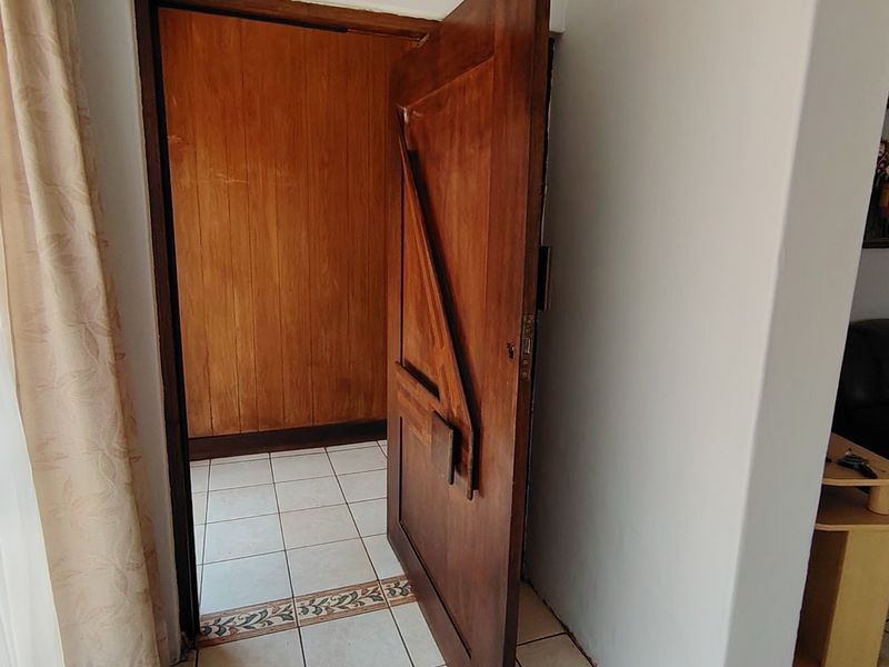 Income - Generating 3 Bedroom Family Home + 3 Flatlets - Lyttelton Manor, Centurion  - Photo 8