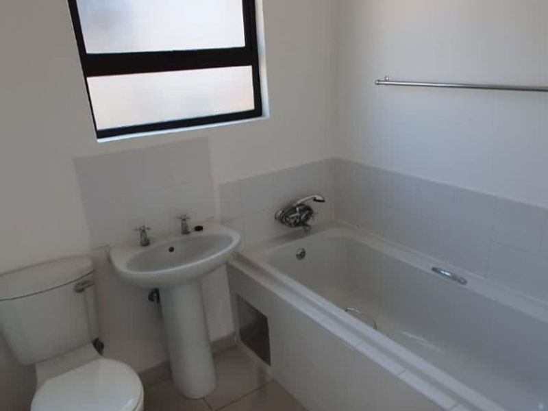 3 BEDROOM HOUSE FOR SALE - Photo 4