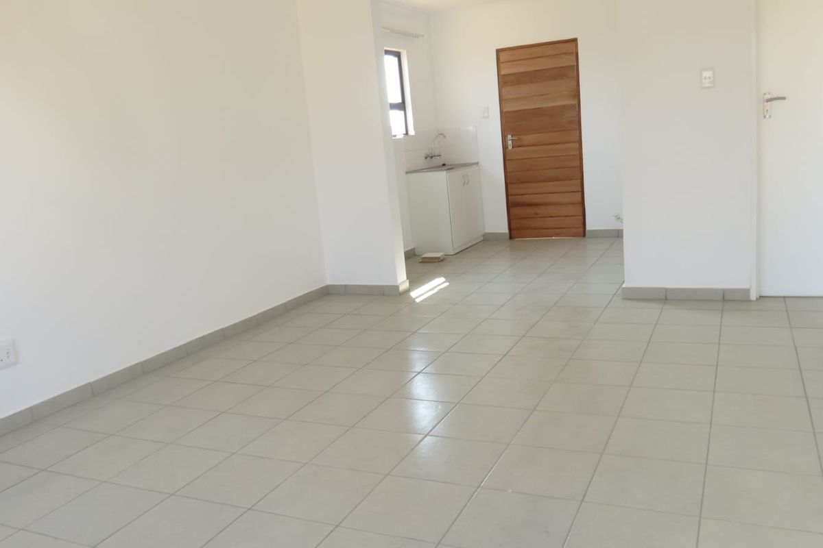 3 BEDROOM HOUSE FOR SALE - Photo 2