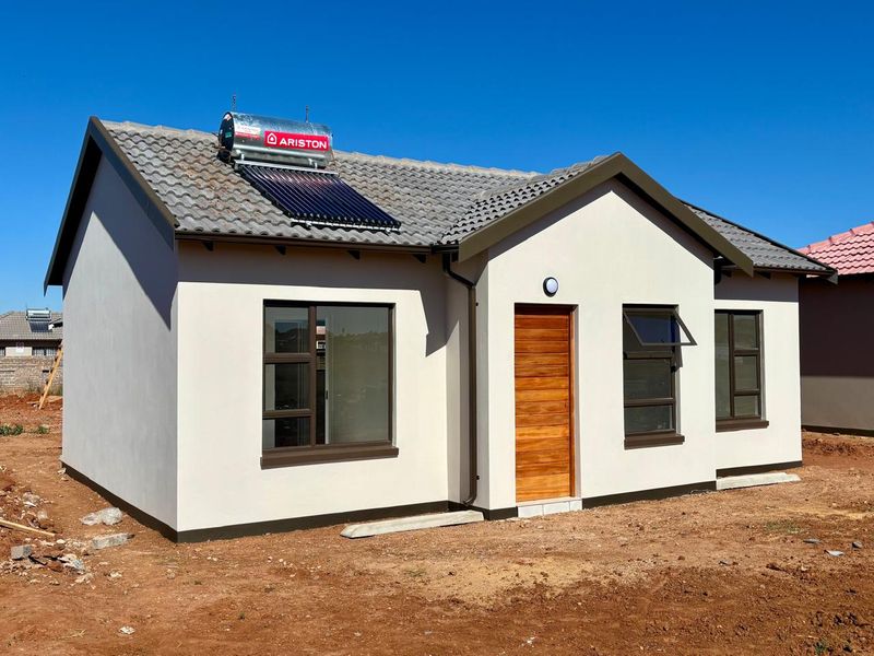 3 BEDROOM HOUSE FOR SALE - Photo 1
