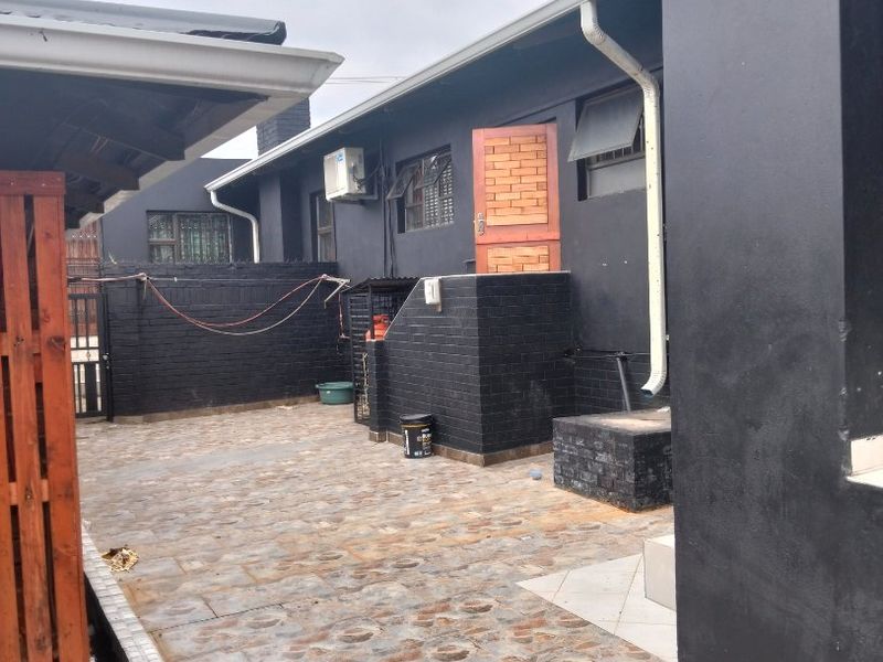 FOR SALE | WESPARK | 4 BEDROOM FAMILY HOME WITH INCOME POTENTIAL - Photo 8