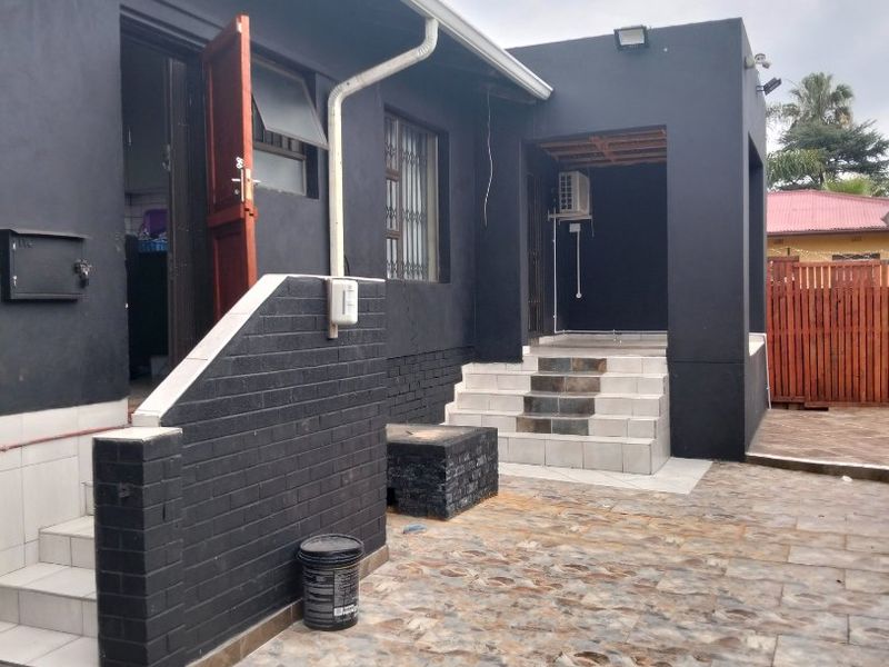 FOR SALE | WESPARK | 4 BEDROOM FAMILY HOME WITH INCOME POTENTIAL - Photo 7