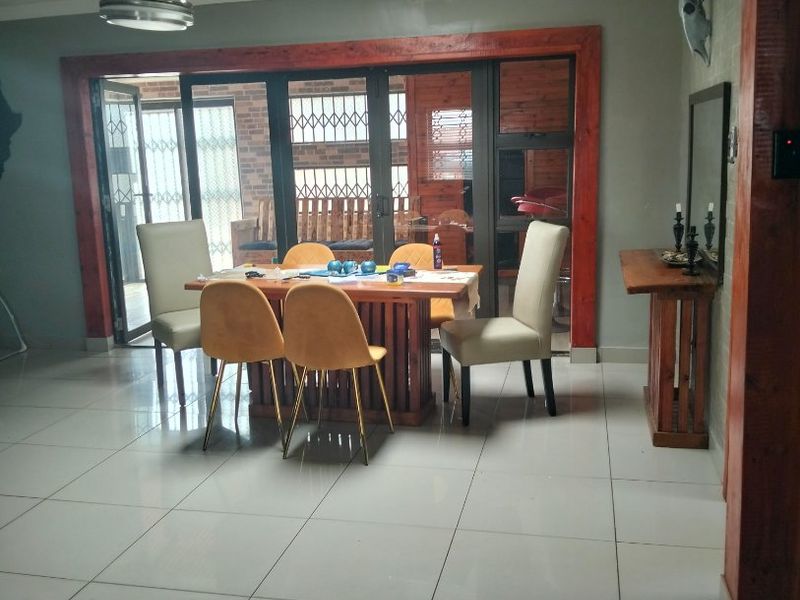 FOR SALE | WESPARK | 4 BEDROOM FAMILY HOME WITH INCOME POTENTIAL - Photo 2