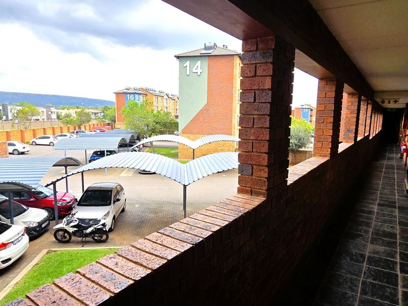 Modern 2 Bedroom Apartment for Sale in Sought-After Montana Tuine – Perfect Investment Opportunity - Photo 2