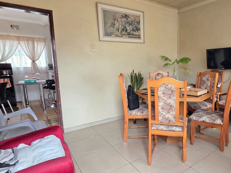 Smart buy with space and added potential - Photo 3