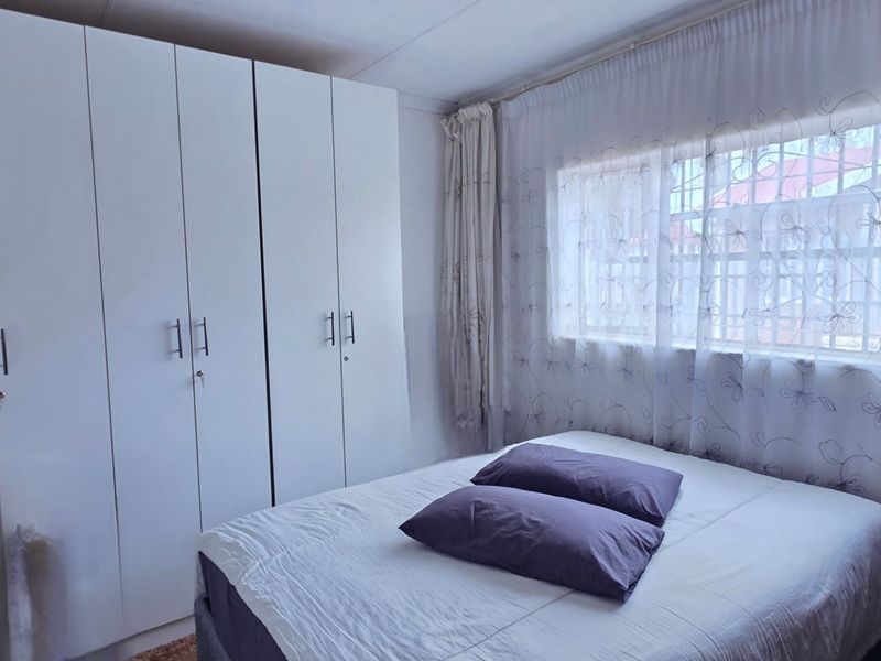 Smart buy with space and added potential - Photo 7