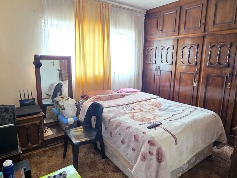 Smart buy with space and added potential - Photo 9