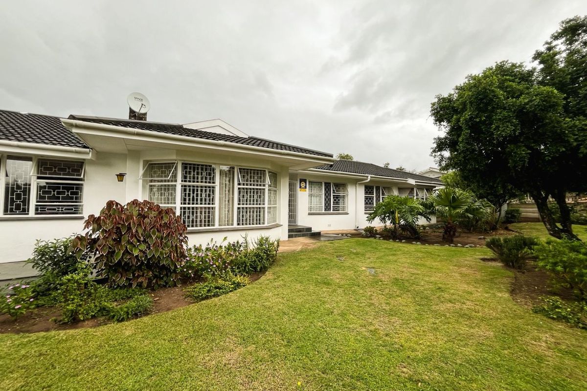 Well-priced and spacious Home in Vanes Estate - Photo 2