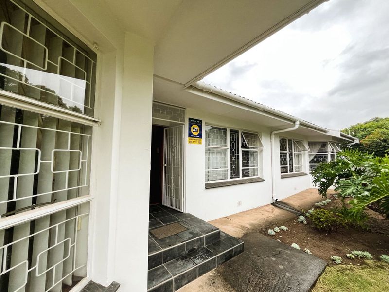 Well-priced and spacious Home in Vanes Estate - Photo 3
