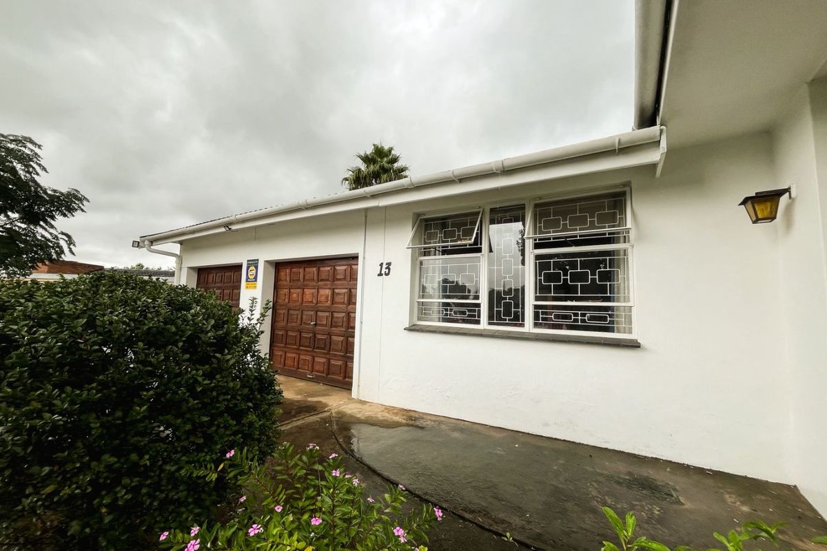 Well-priced and spacious Home in Vanes Estate - Photo 4
