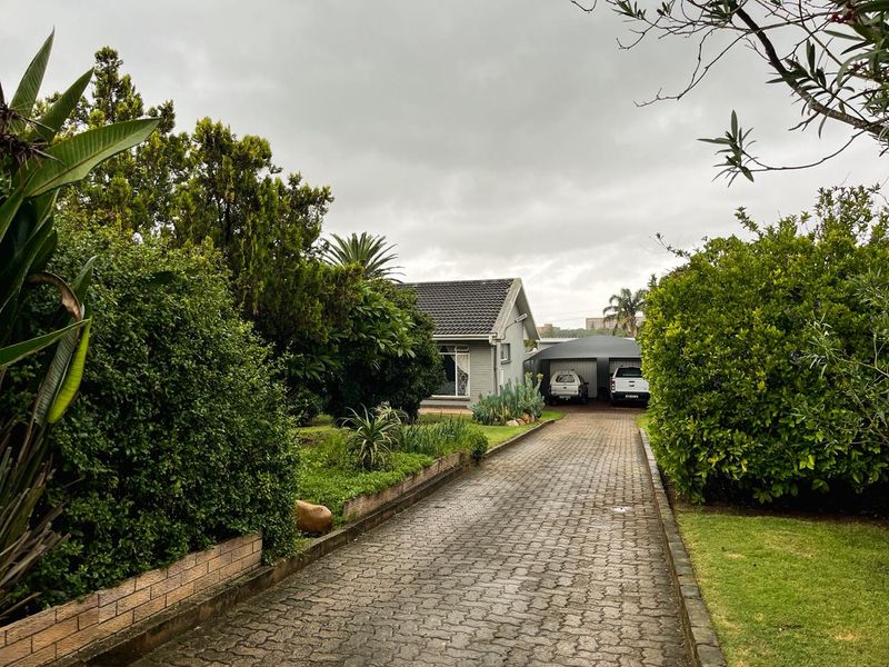 Entertainer’s Home in Vanes Estate  - Photo 4