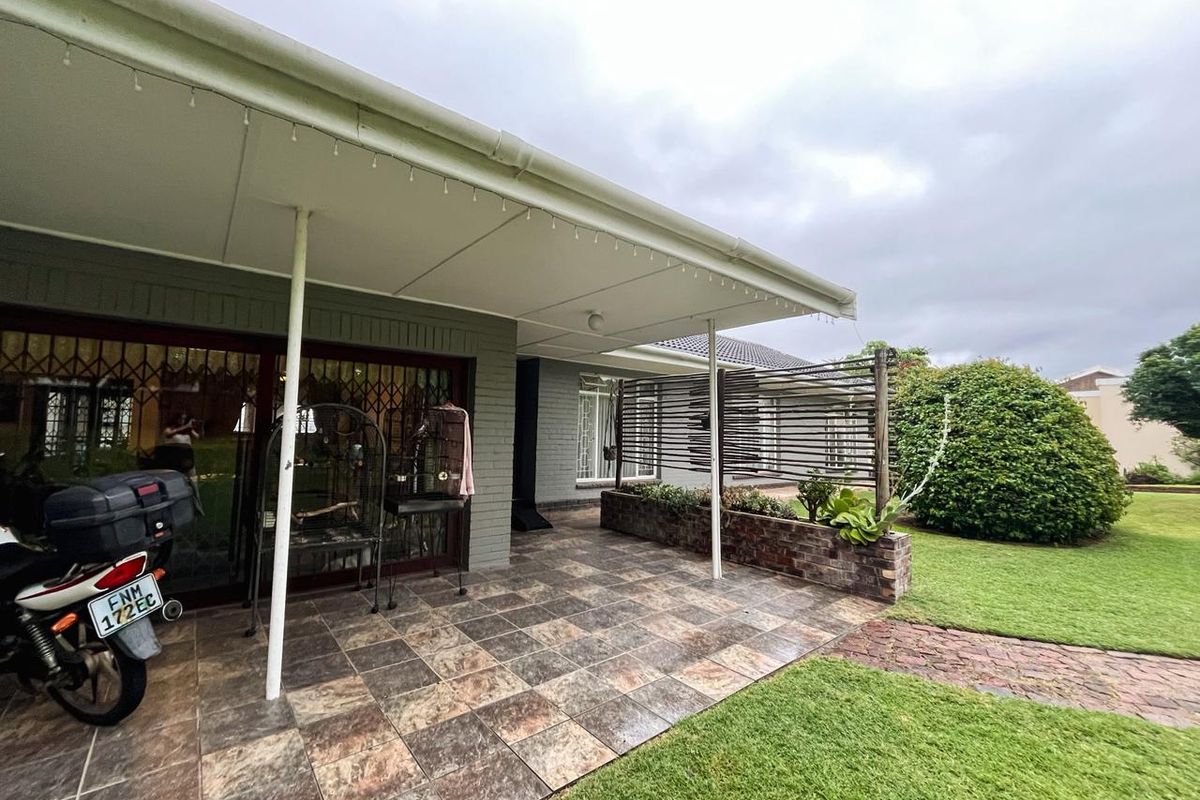 Entertainer’s Home in Vanes Estate  - Photo 5