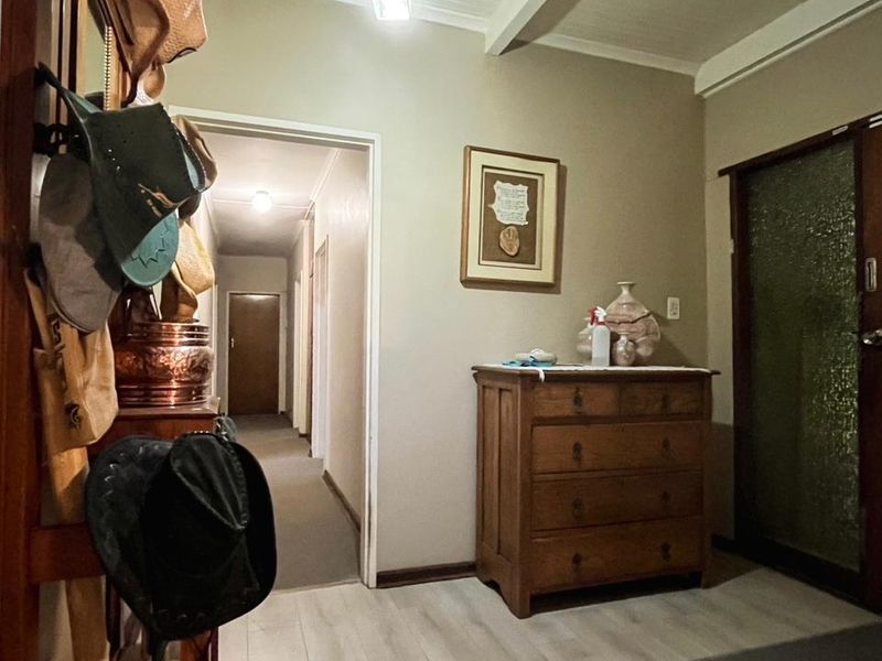 Entertainer’s Home in Vanes Estate  - Photo 7