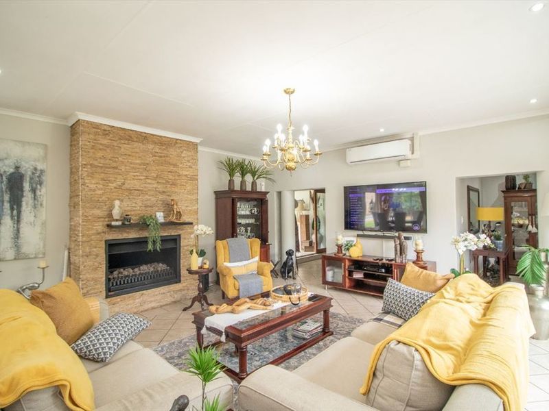 Spacious Family Home with Modern Amenities - Photo 2