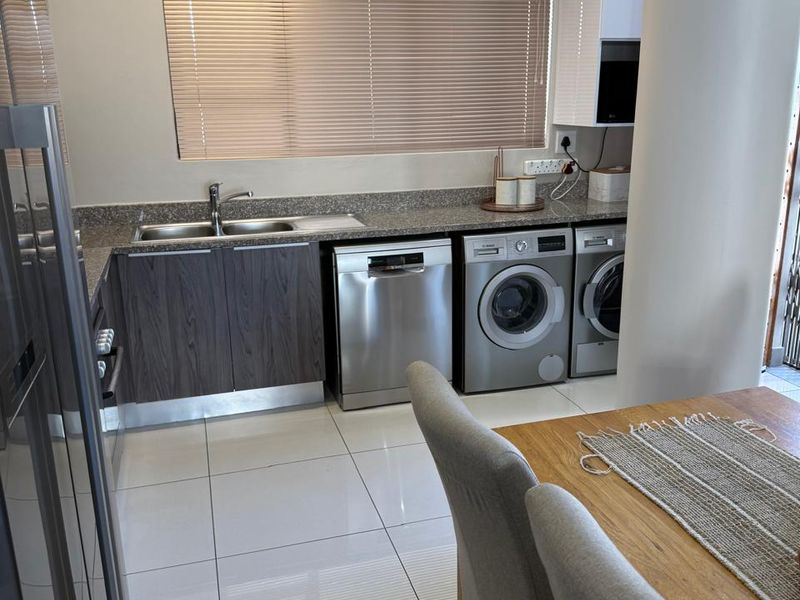 To let in Umhlanga Ridge, 2 bedroom fully furnished apartment. - Photo 4