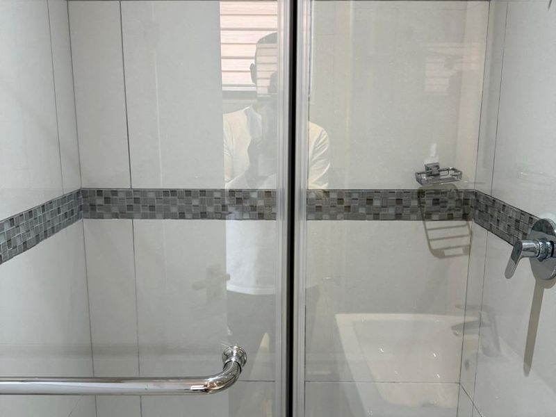 To let in Umhlanga Ridge, 2 bedroom fully furnished apartment. - Photo 8