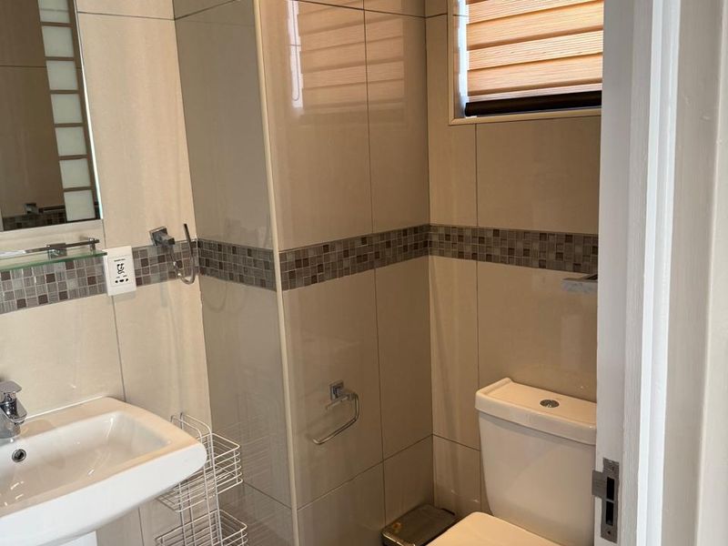 To let in Umhlanga Ridge, 2 bedroom fully furnished apartment. - Photo 7