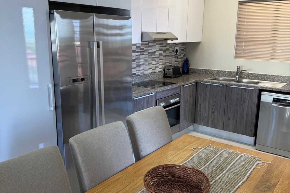 To let in Umhlanga Ridge, 2 bedroom fully furnished apartment. - Photo 3
