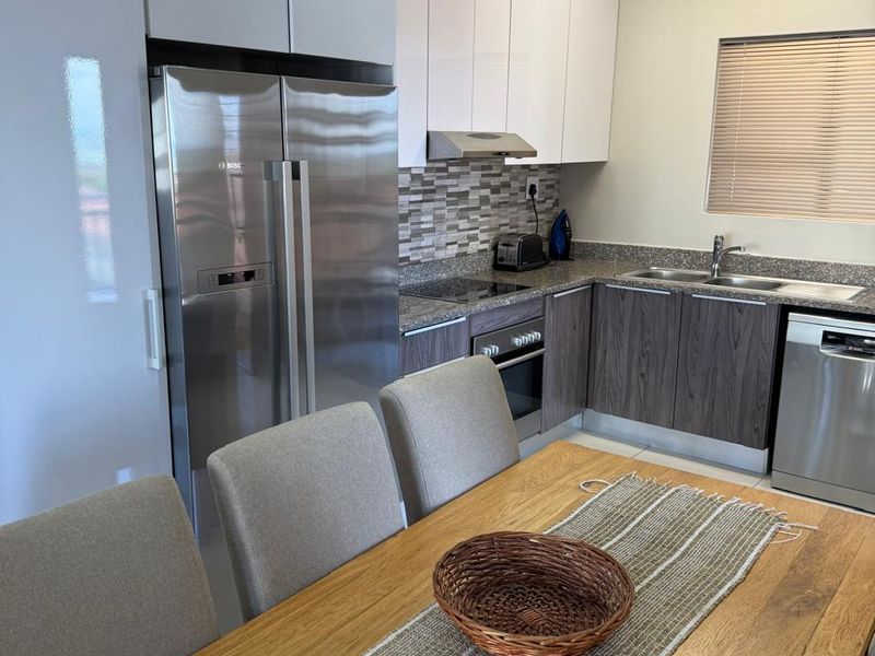 To let in Umhlanga Ridge, 2 bedroom fully furnished apartment. - Photo 3