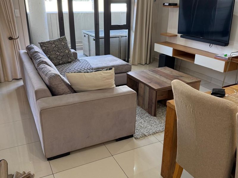 To let in Umhlanga Ridge, 2 bedroom fully furnished apartment. - Photo 1