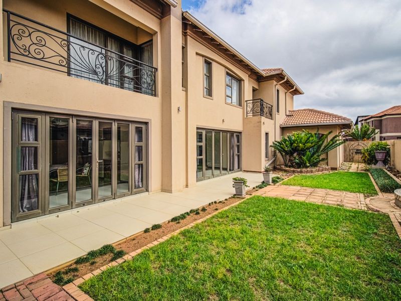 Exclusive Property for Sale - Glen Eagle Estate - Photo 2