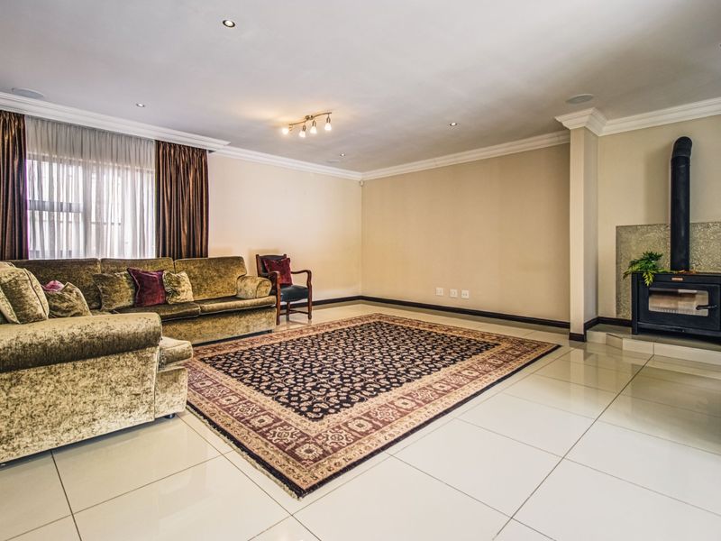 Exclusive Property for Sale - Glen Eagle Estate - Photo 10