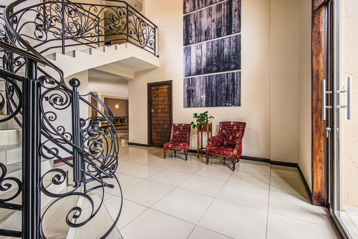 Exclusive Property for Sale - Glen Eagle Estate - Photo 4