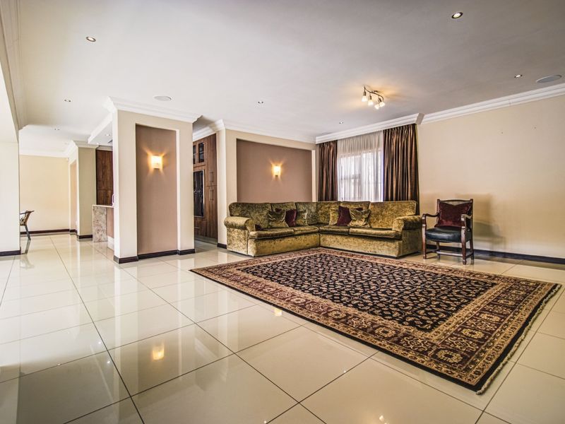 Exclusive Property for Sale - Glen Eagle Estate - Photo 7