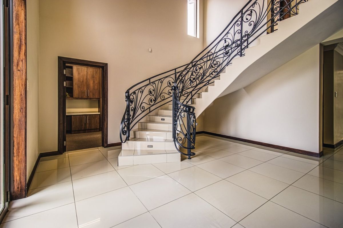 Exclusive Property for Sale - Glen Eagle Estate - Photo 5