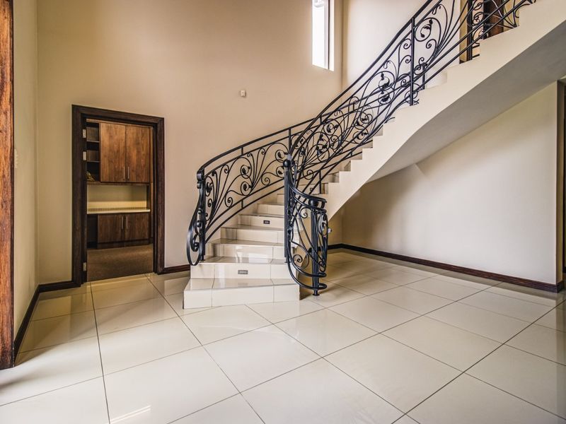 Exclusive Property for Sale - Glen Eagle Estate - Photo 5