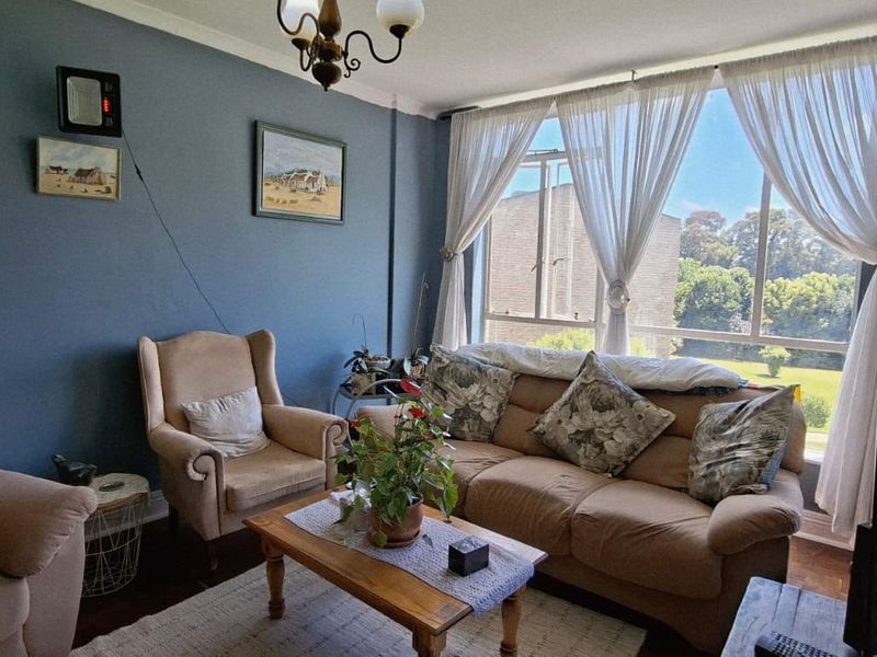 Spacious 3 bedroom apartment in the heart of Morehill - Photo 8