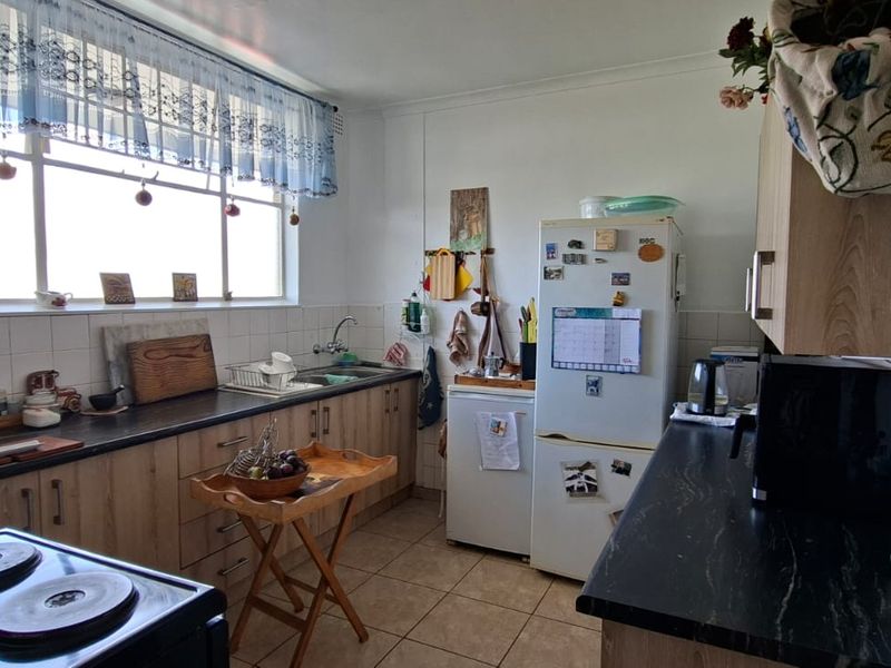 Spacious 3 bedroom apartment in the heart of Morehill - Photo 6