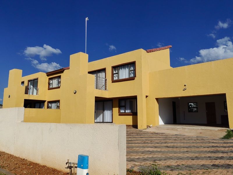 Stunning Dual-Townhouse Opportunity in Exclusive Security Estate for sale - Photo 10