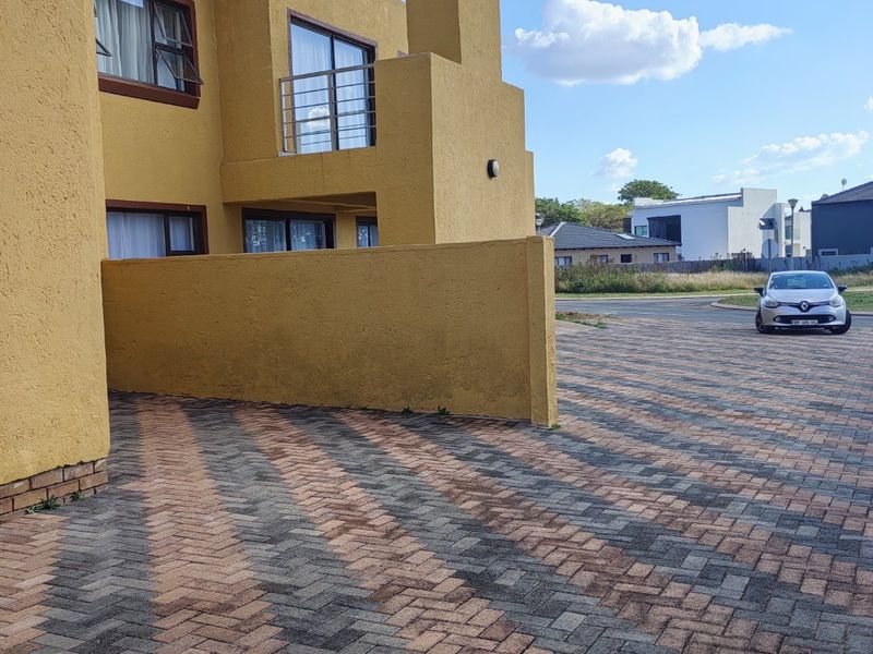 Stunning Dual-Townhouse Opportunity in Exclusive Security Estate for sale - Photo 7